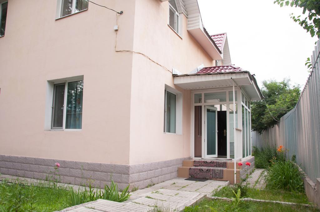 Almaty Backpackers Hostel Exterior foto