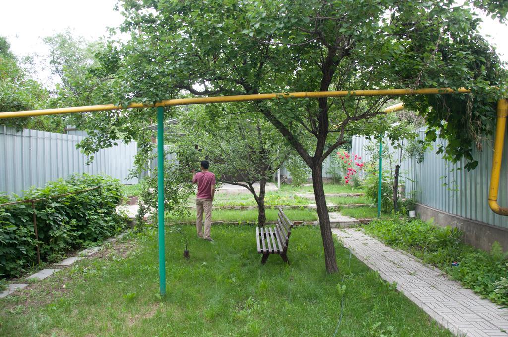 Almaty Backpackers Hostel Exterior foto